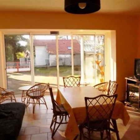 بيت للعطل House Brevinoise - Quartier Calme سانت-بريفين-لي-بان
